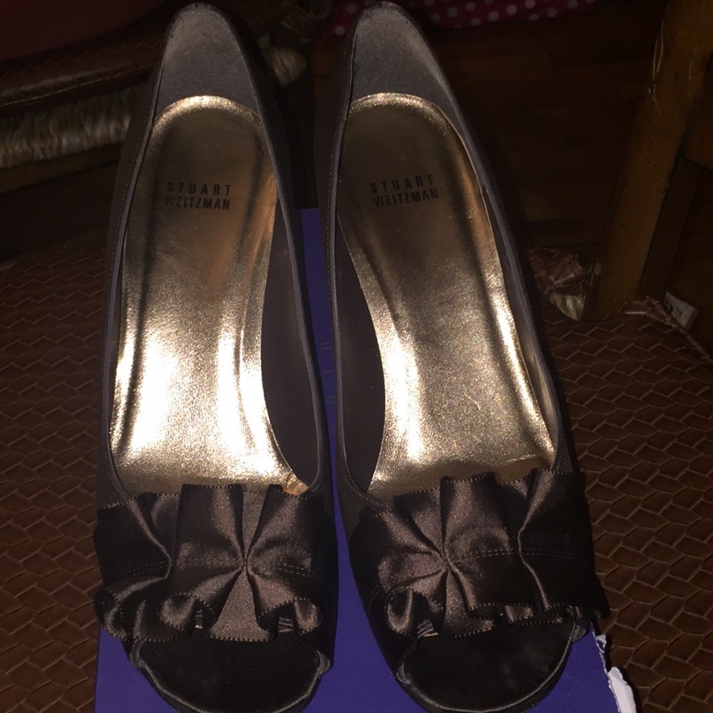Stuart Weitzman chocolate satin heels - Picture 2 of 7